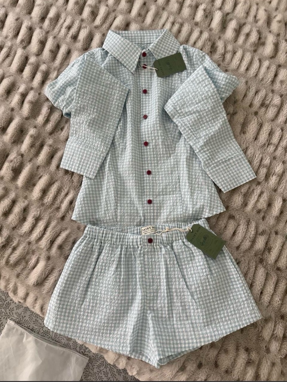 Dairy Boy oyster set faded blue gingham